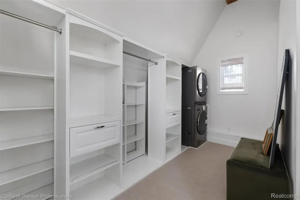 1377 Harvard Road Grosse Pointe Park City MI 48230