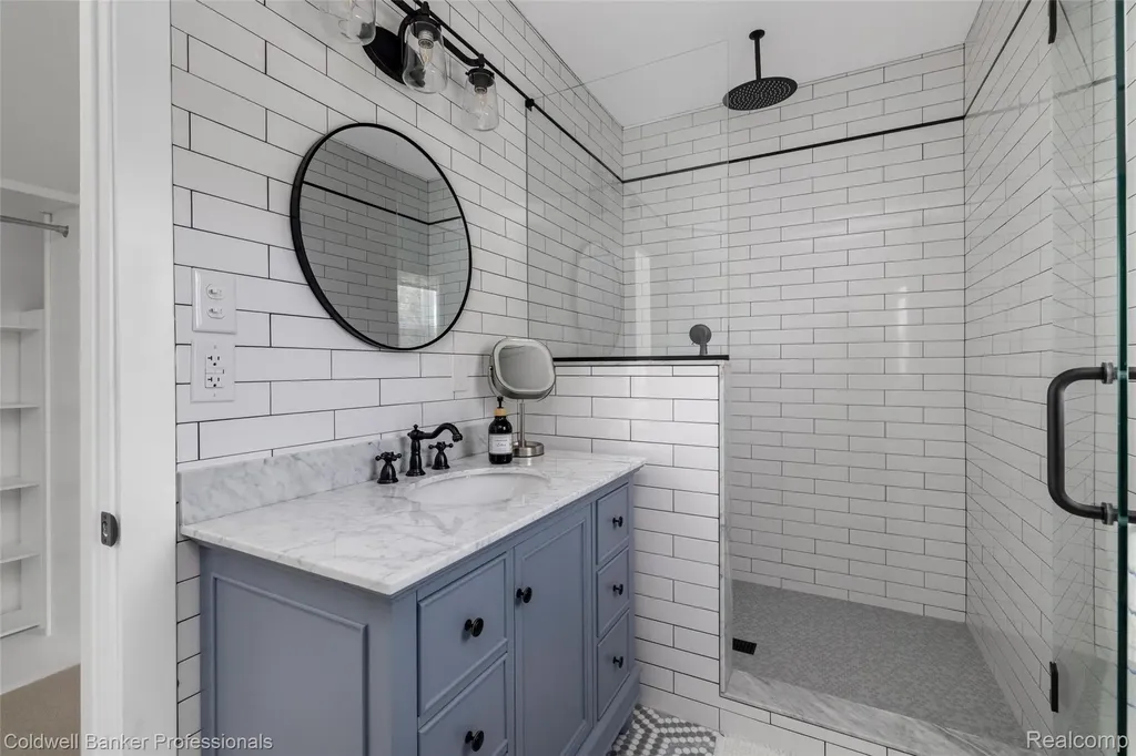 1377 Harvard Road Grosse Pointe Park City MI 48230