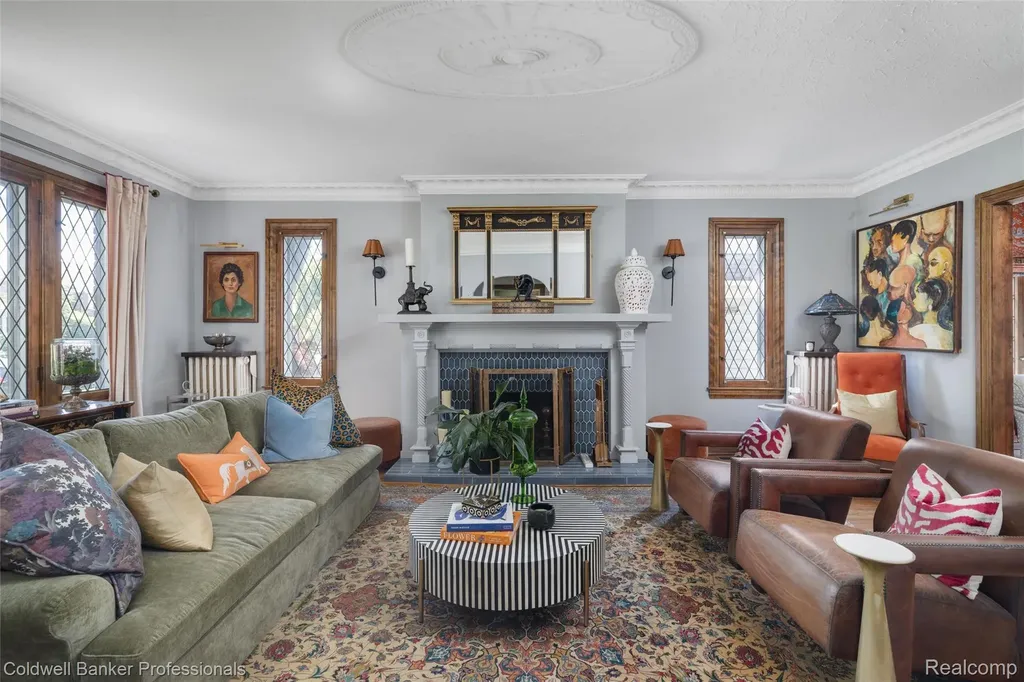 1377 Harvard Road Grosse Pointe Park City MI 48230