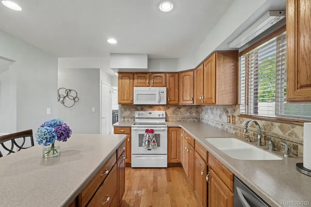 5504 Antoinette Drive Grand Blanc Charter Township MI 48439