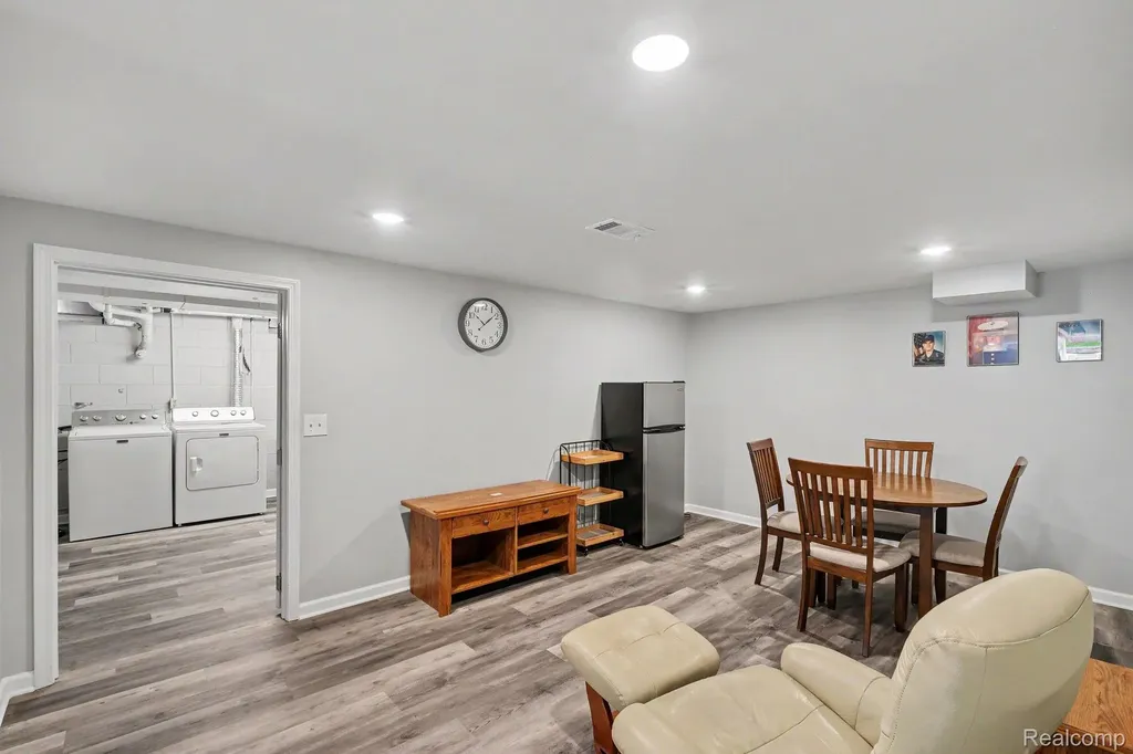 5504 Antoinette Drive Grand Blanc Charter Township MI 48439