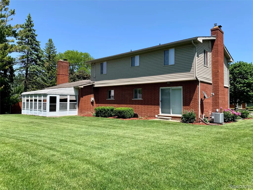 5504 Antoinette Drive Grand Blanc Charter Township MI 48439