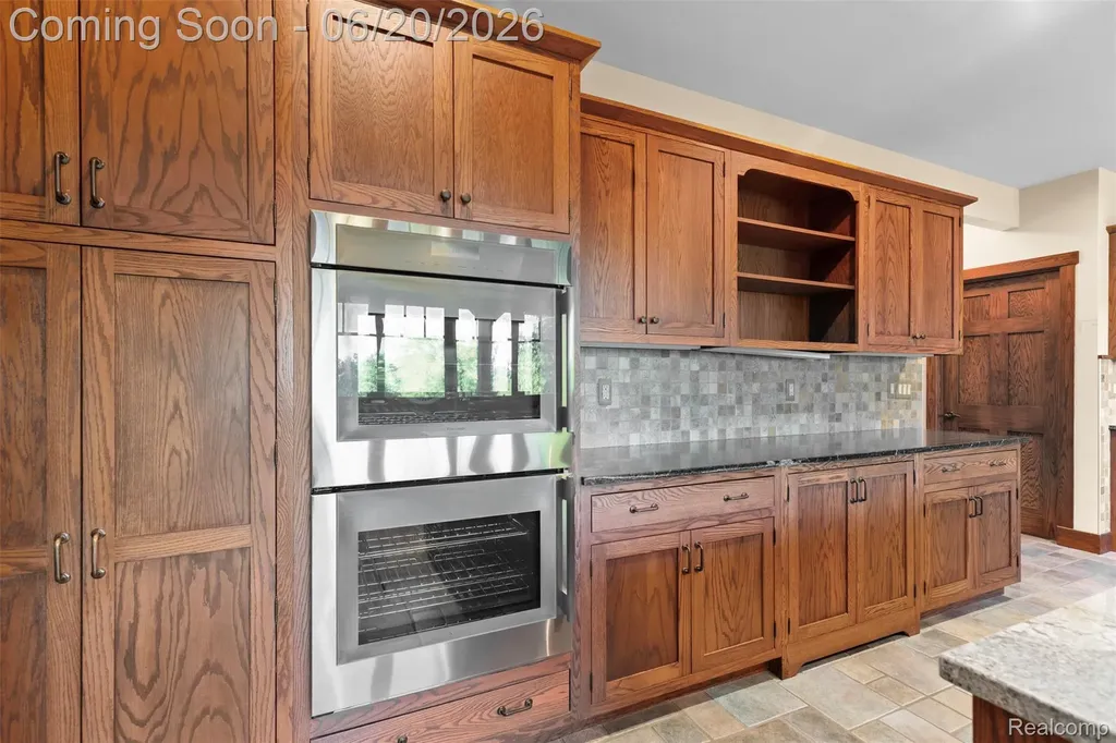8861 Pleasantview Salem Township MI 48168