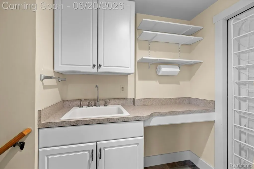 8861 Pleasantview Salem Township MI 48168
