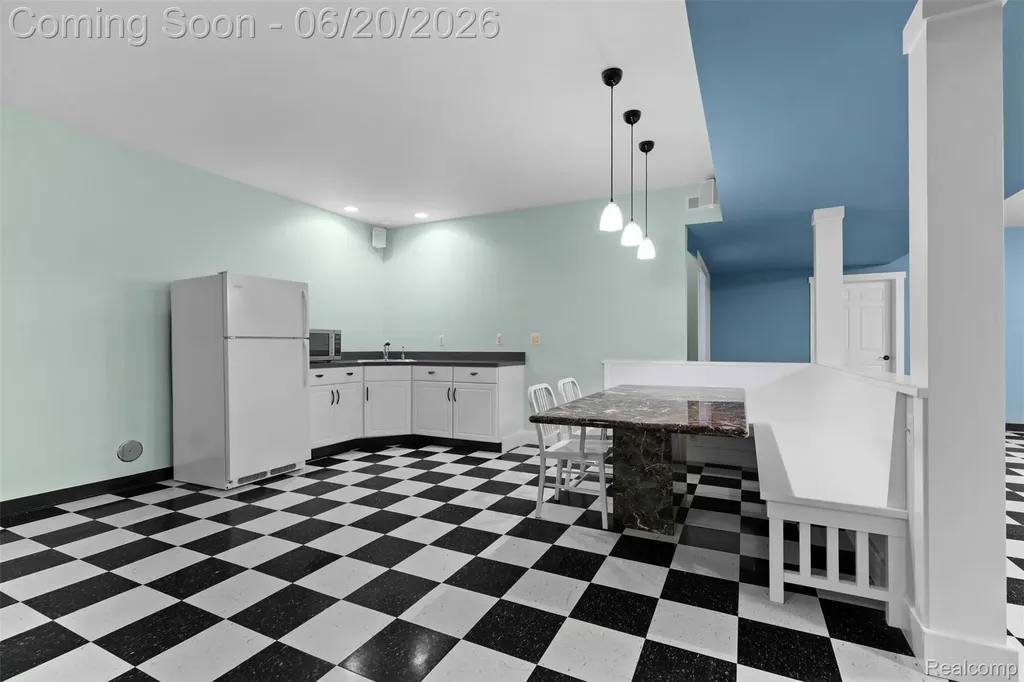 8861 Pleasantview Salem Township MI 48168