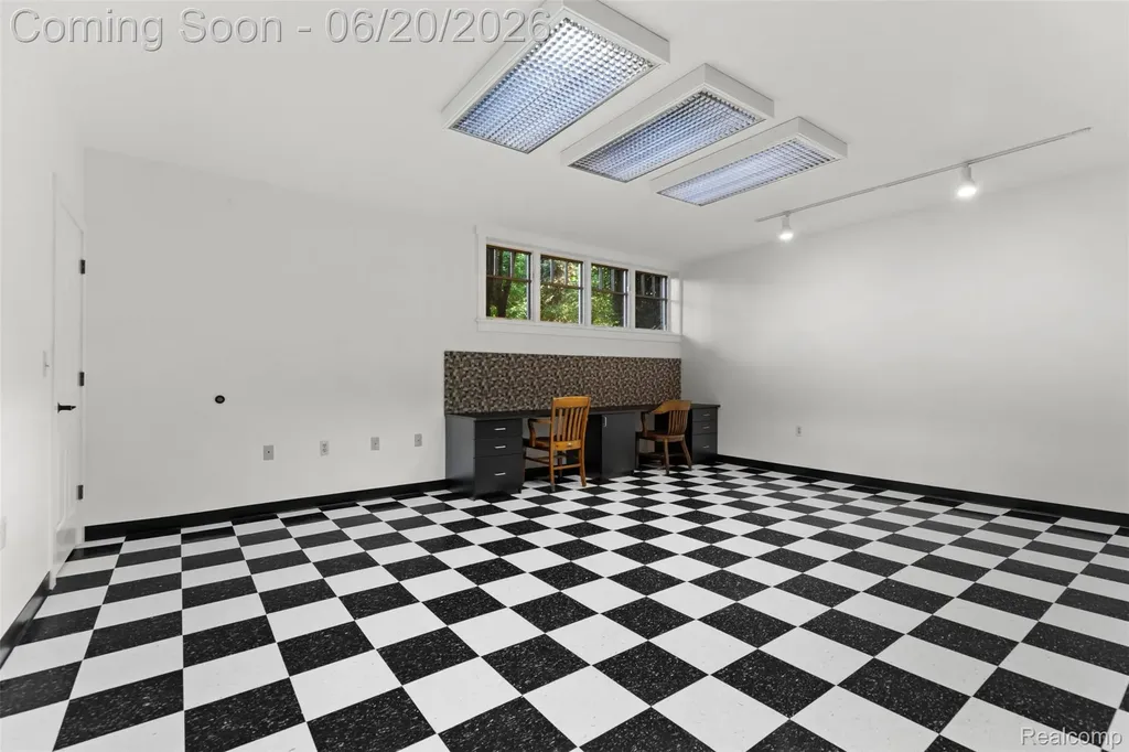 8861 Pleasantview Salem Township MI 48168