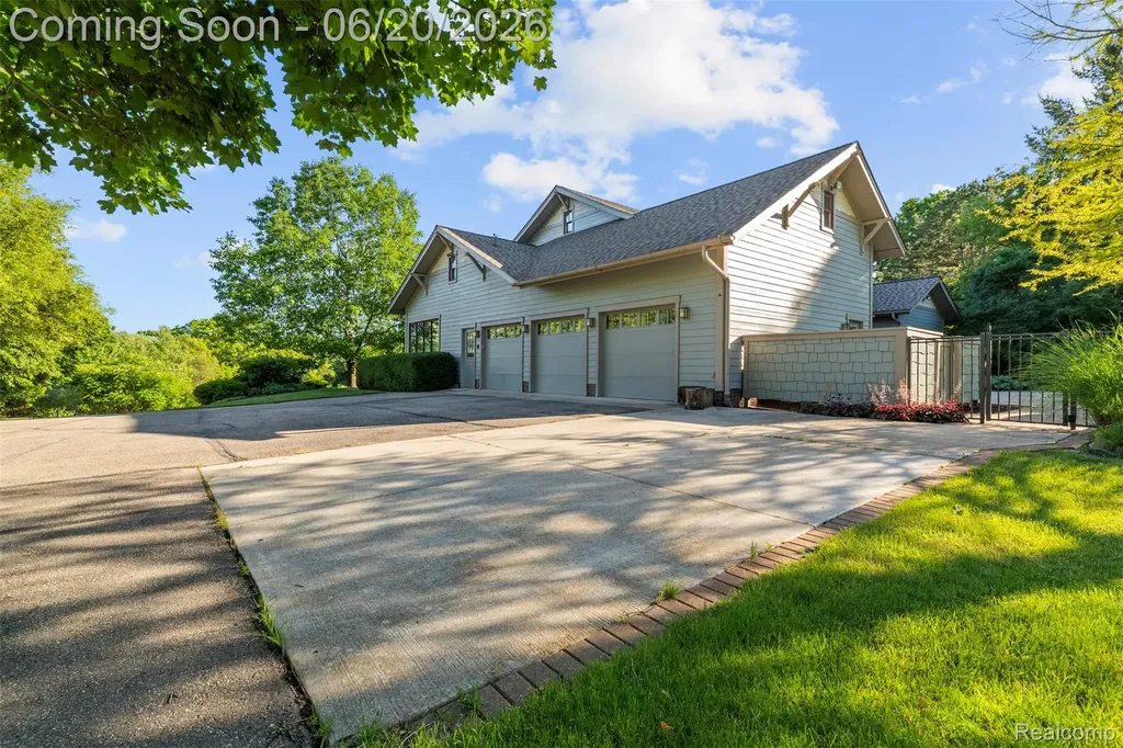 8861 Pleasantview Salem Township MI 48168