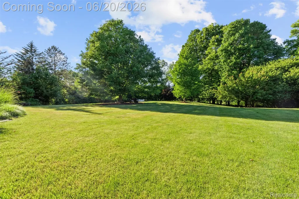 8861 Pleasantview Salem Township MI 48168