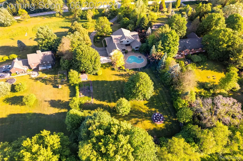 8861 Pleasantview Salem Township MI 48168