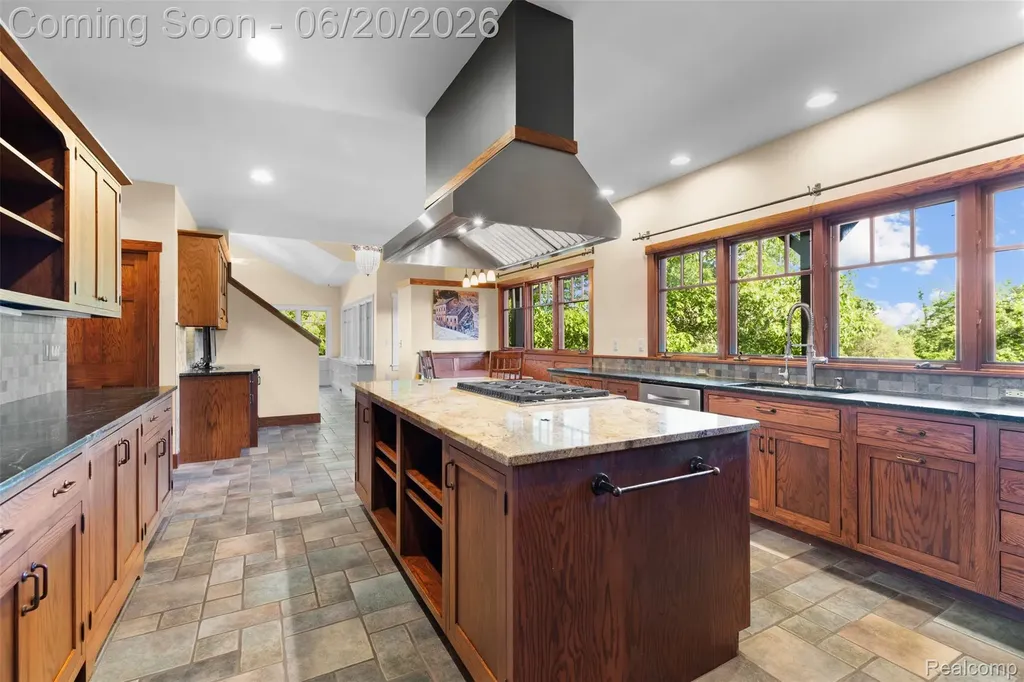 8861 Pleasantview Salem Township MI 48168