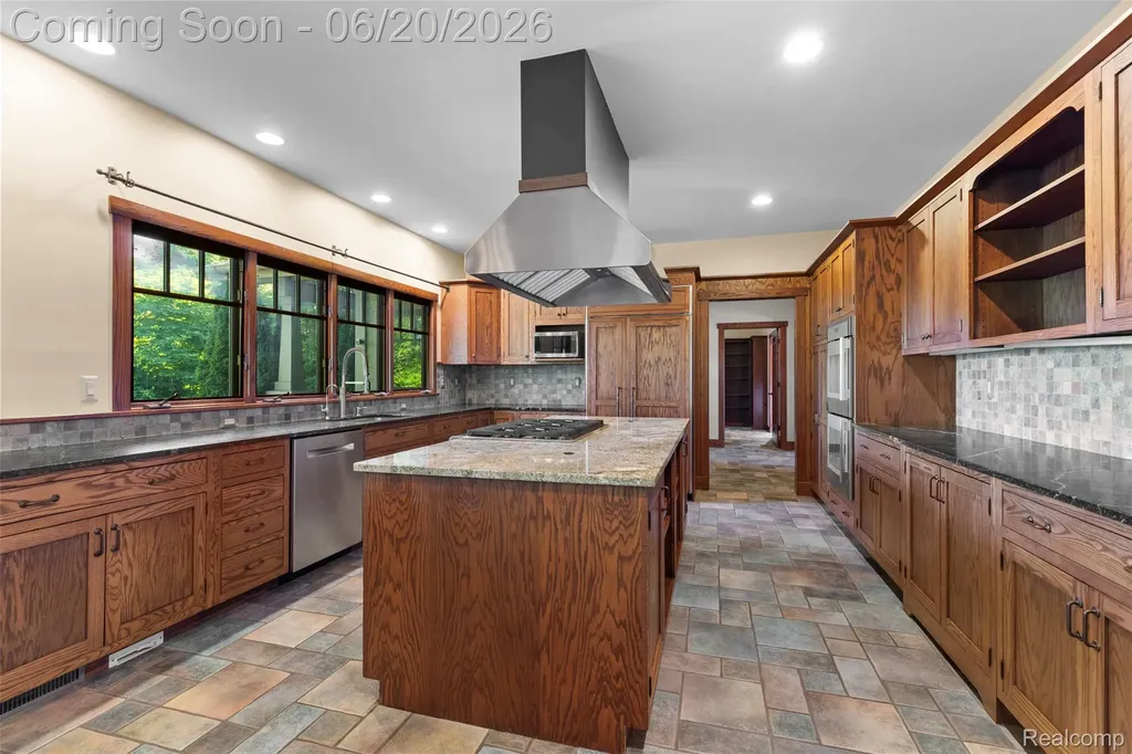 8861 Pleasantview Salem Township MI 48168