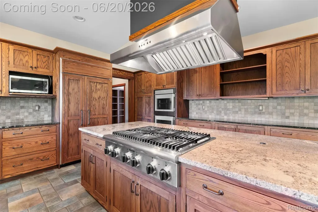8861 Pleasantview Salem Township MI 48168