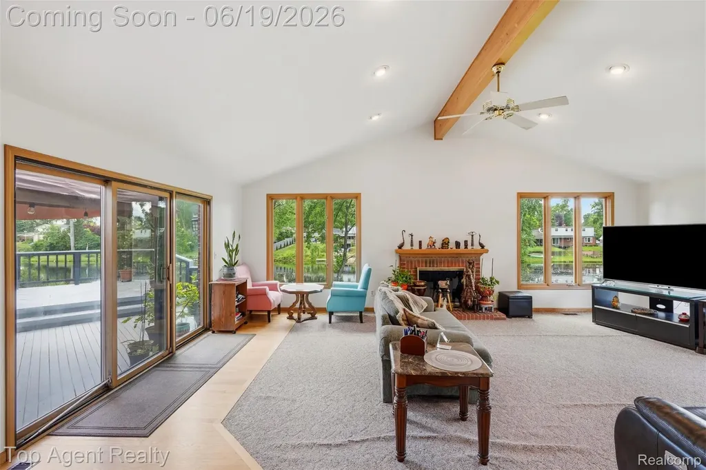 52825 Seven Oaks Drive Shelby Charter Township MI 48316