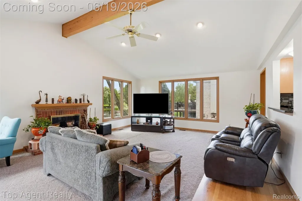 52825 Seven Oaks Drive Shelby Charter Township MI 48316