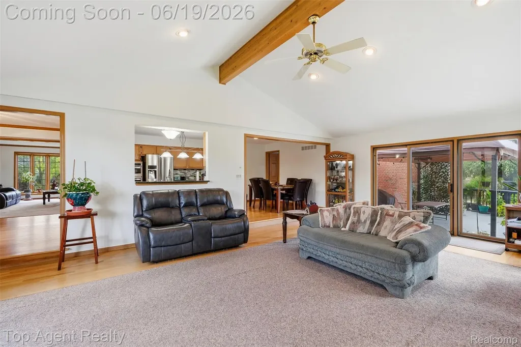 52825 Seven Oaks Drive Shelby Charter Township MI 48316