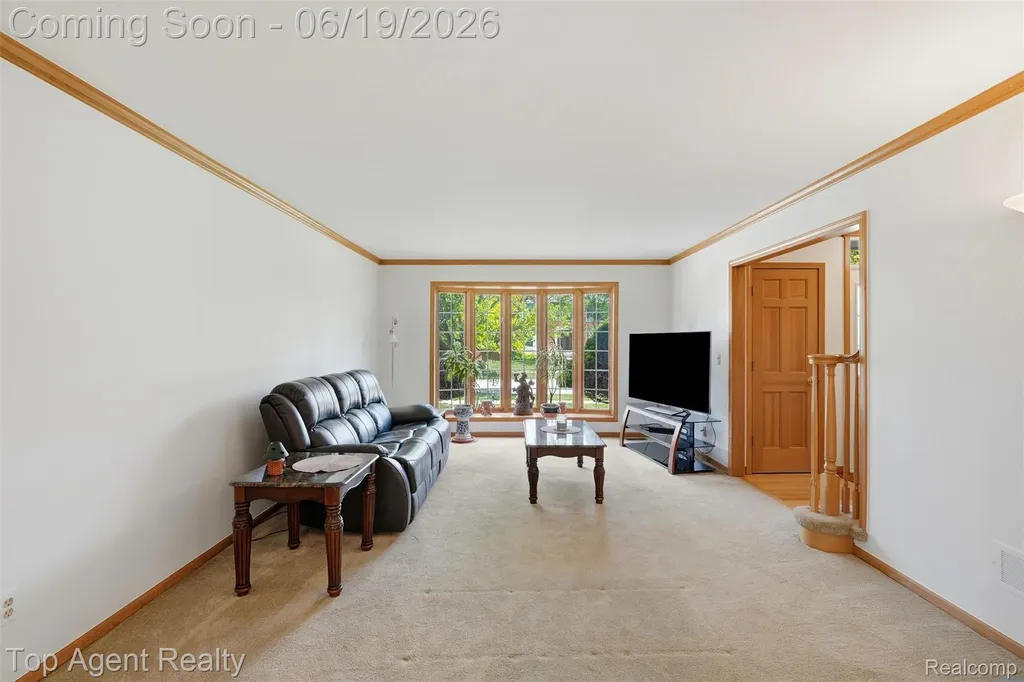 52825 Seven Oaks Drive Shelby Charter Township MI 48316