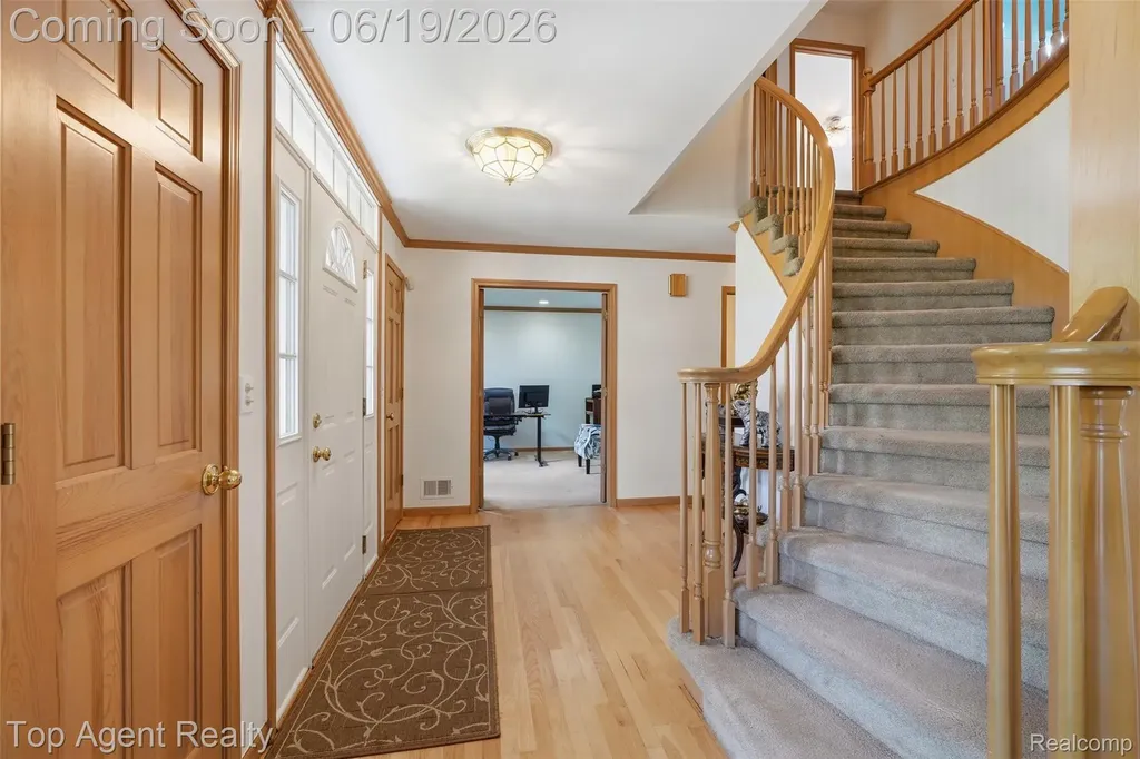 52825 Seven Oaks Drive Shelby Charter Township MI 48316