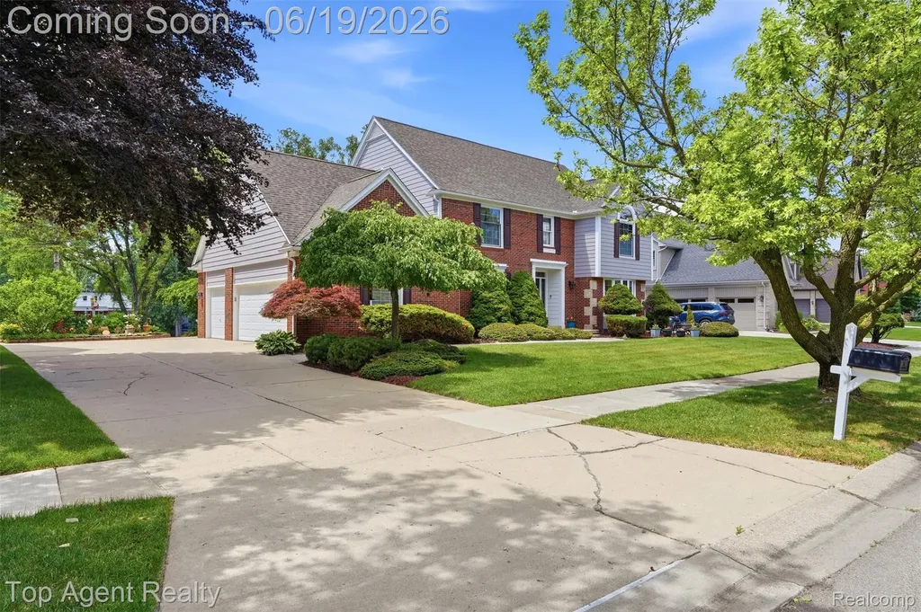 52825 Seven Oaks Drive Shelby Charter Township MI 48316