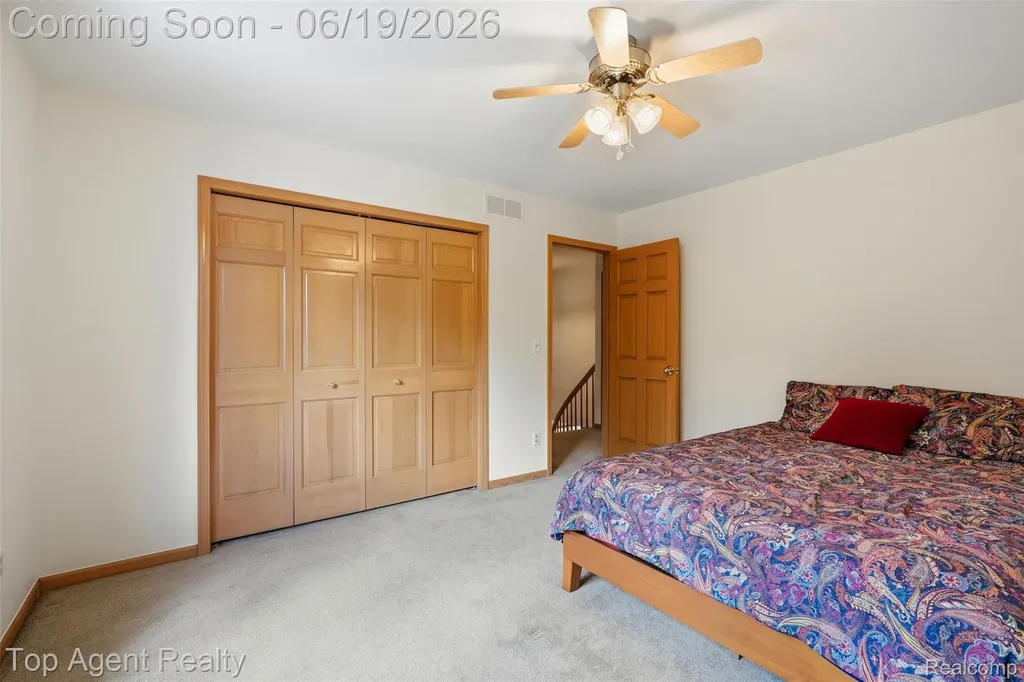 52825 Seven Oaks Drive Shelby Charter Township MI 48316