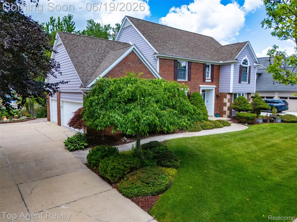 52825 Seven Oaks Drive Shelby Charter Township MI 48316