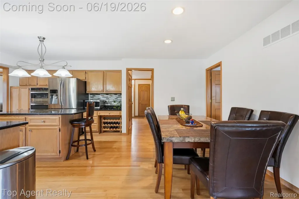 52825 Seven Oaks Drive Shelby Charter Township MI 48316