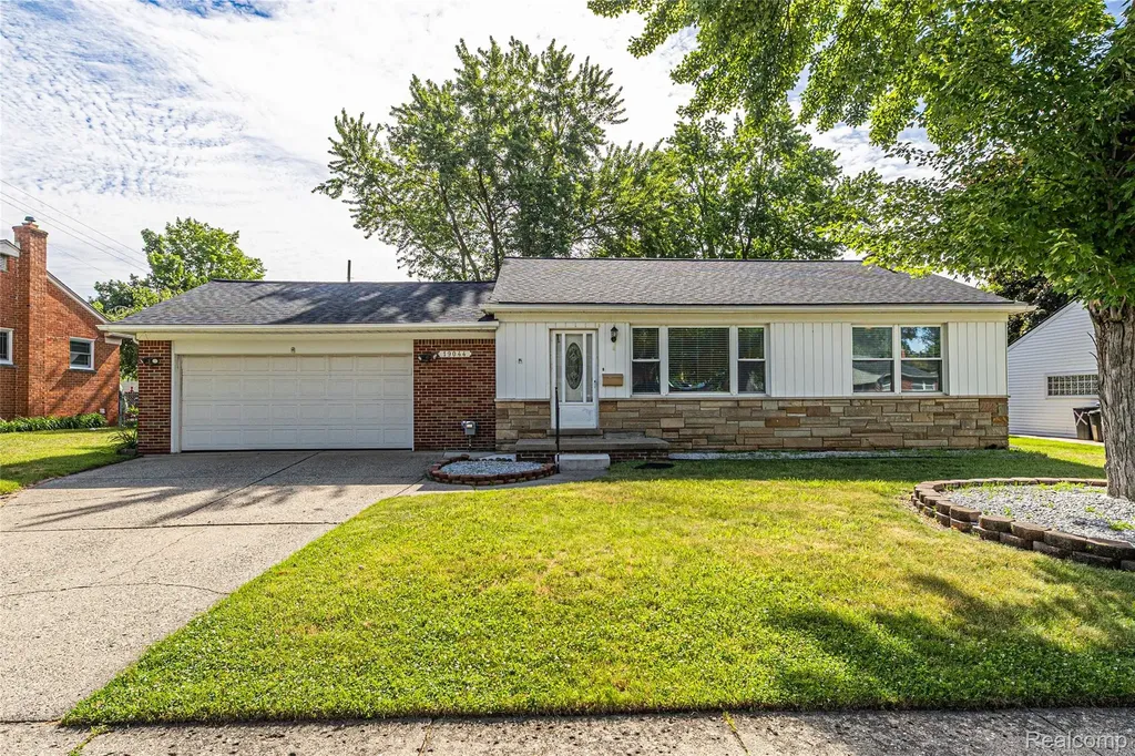 19044 Norwich Road Livonia City MI 48152