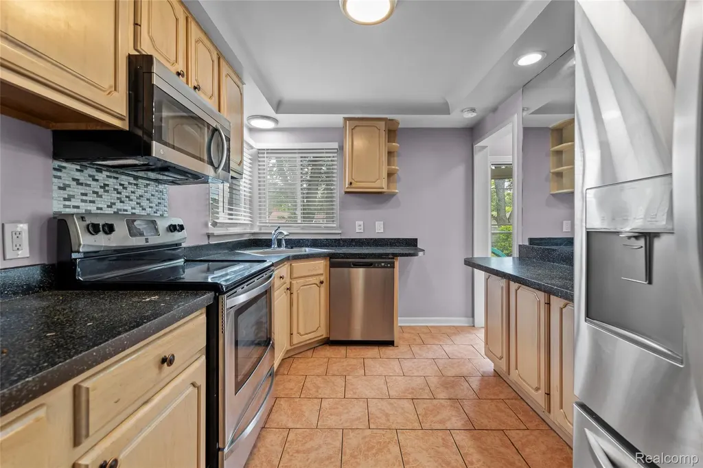 19044 Norwich Road Livonia City MI 48152
