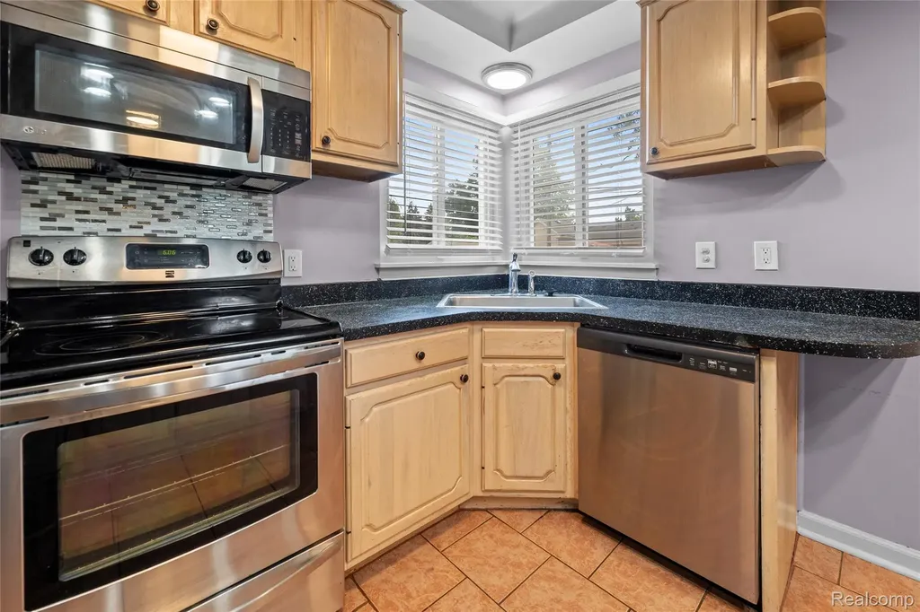 19044 Norwich Road Livonia City MI 48152