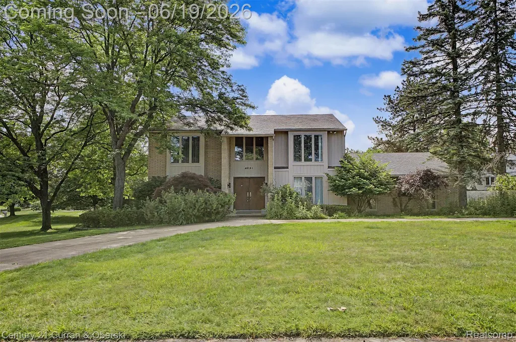 4231 Windridge Court West Bloomfield Charter Township MI 48323
