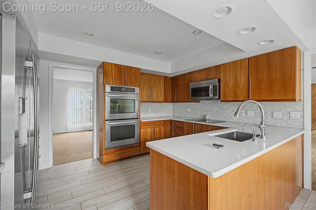 4231 Windridge Court West Bloomfield Charter Township MI 48323