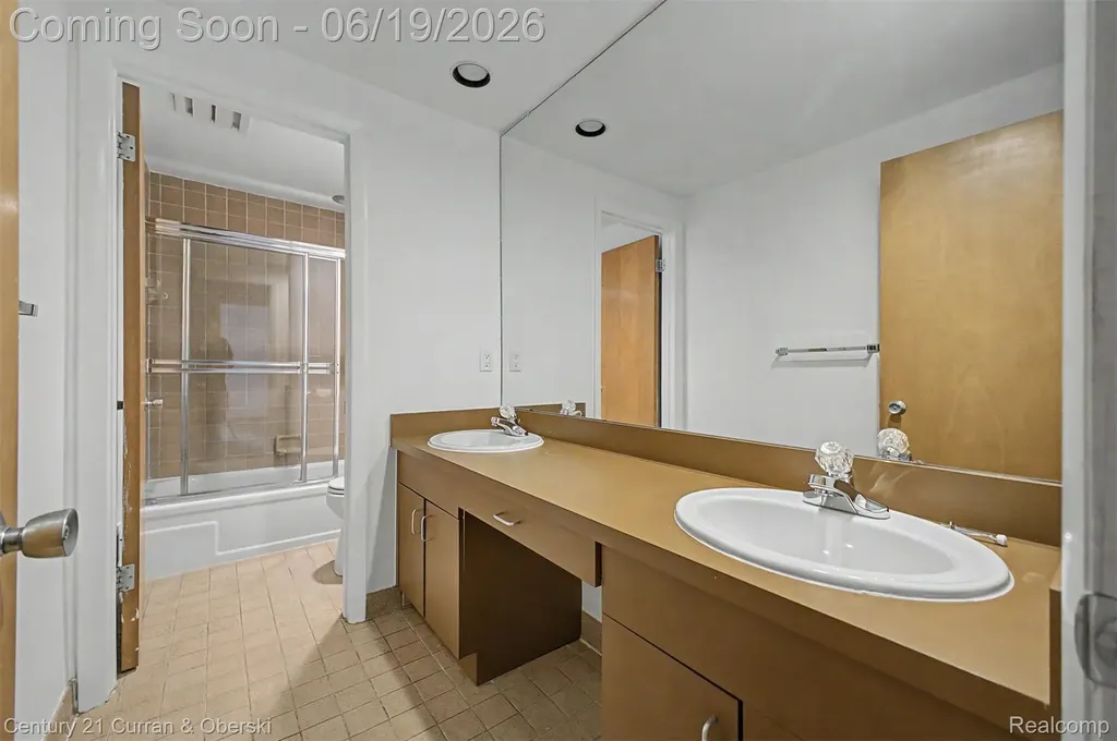 4231 Windridge Court West Bloomfield Charter Township MI 48323