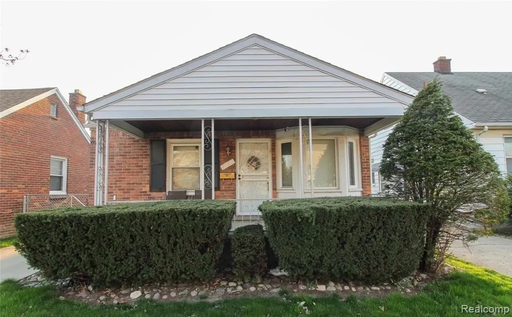 7683 Greenview Avenue Detroit City MI 48228