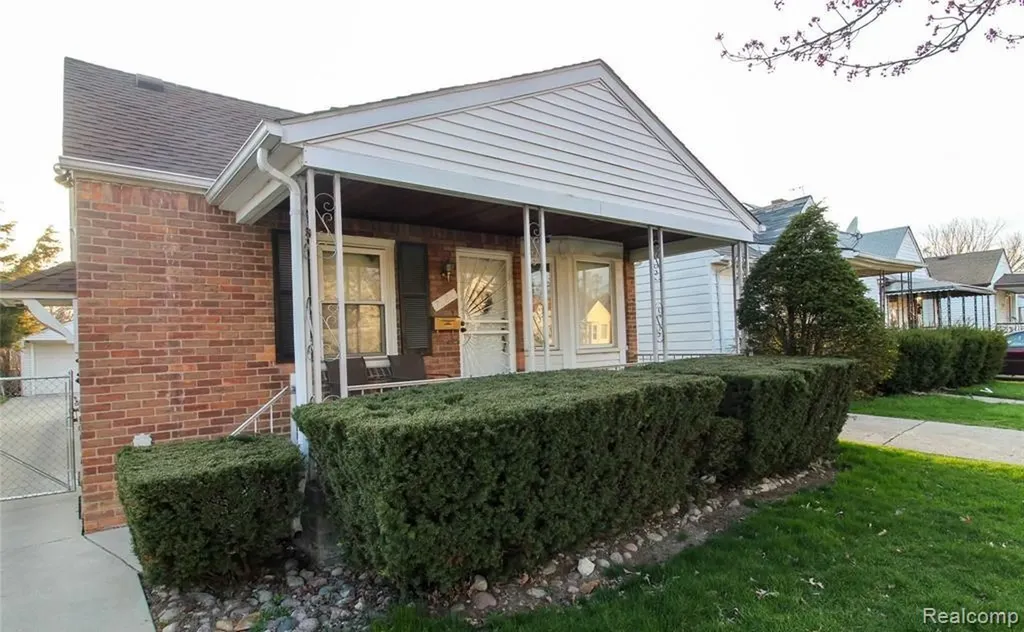 7683 Greenview Avenue Detroit City MI 48228