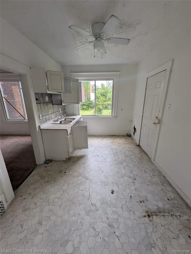 3049 Montclair Street Detroit City MI 48214