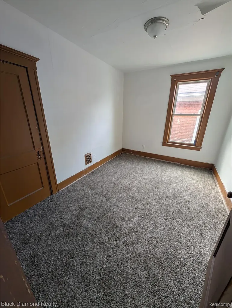 3049 Montclair Street Detroit City MI 48214