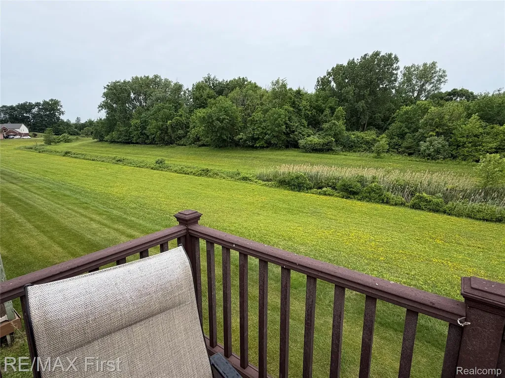 29541 Woodpark Circle Warren City MI 48092