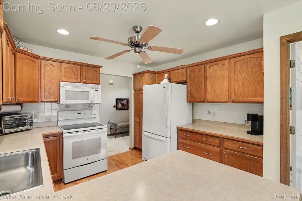 8183 Prestwick Lane Washington Township MI 48095