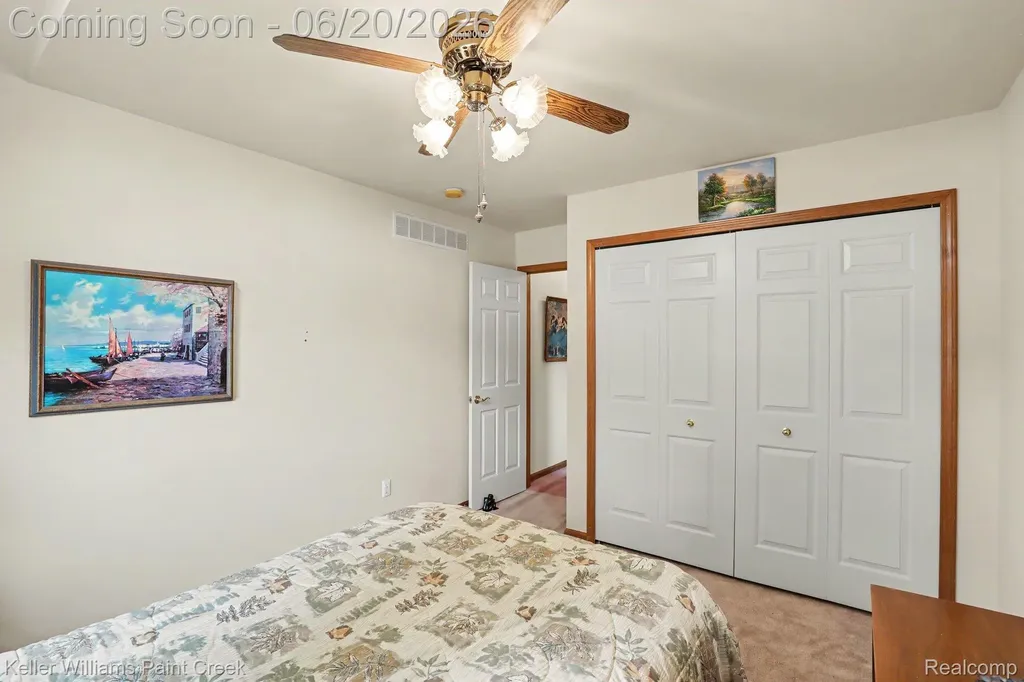 8183 Prestwick Lane Washington Township MI 48095