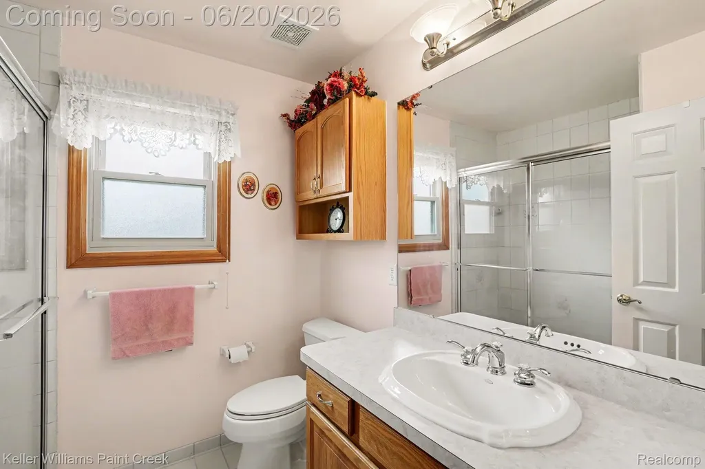 8183 Prestwick Lane Washington Township MI 48095