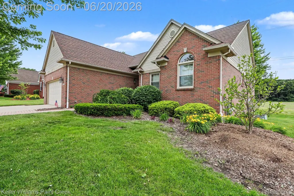 8183 Prestwick Lane Washington Township MI 48095