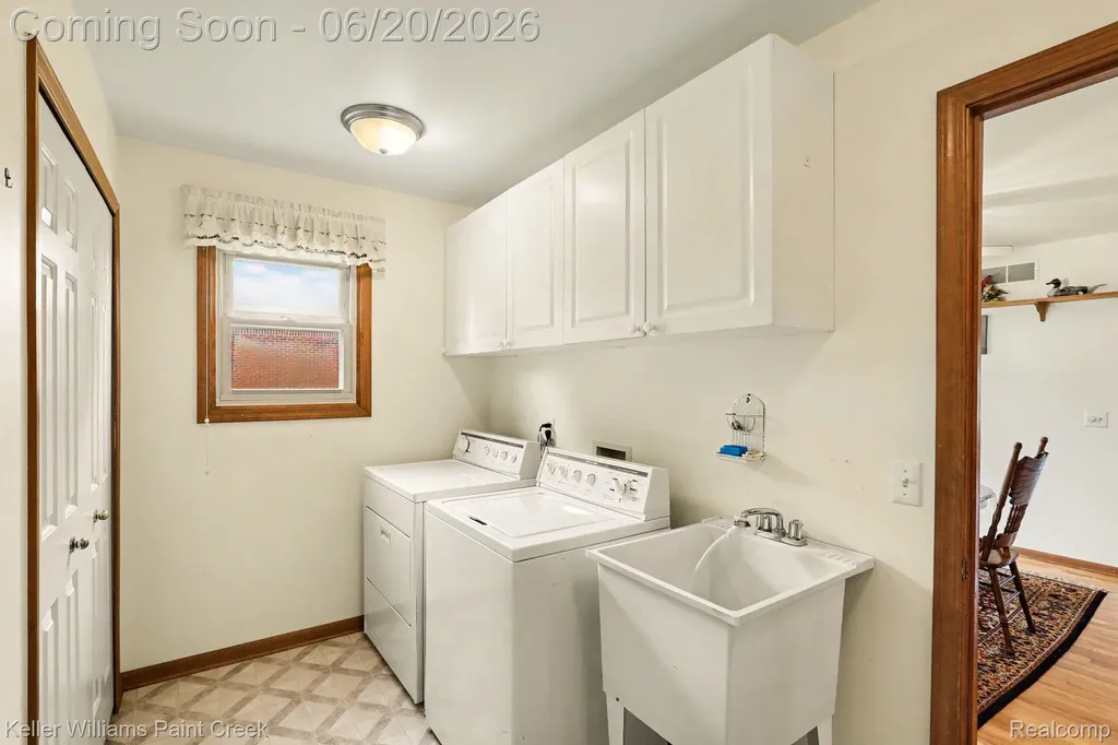 8183 Prestwick Lane Washington Township MI 48095