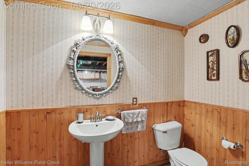 8183 Prestwick Lane Washington Township MI 48095