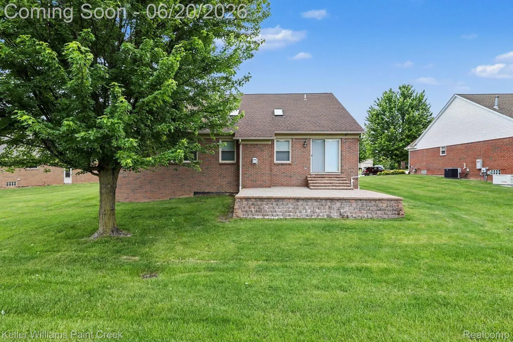 8183 Prestwick Lane Washington Township MI 48095