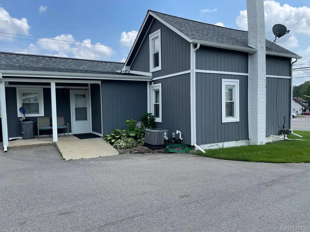 7556 Miller Road Swartz Creek City MI 48473