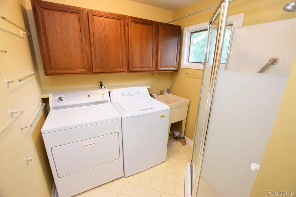 5340 Brobeck Street Flint Charter Township MI 48532