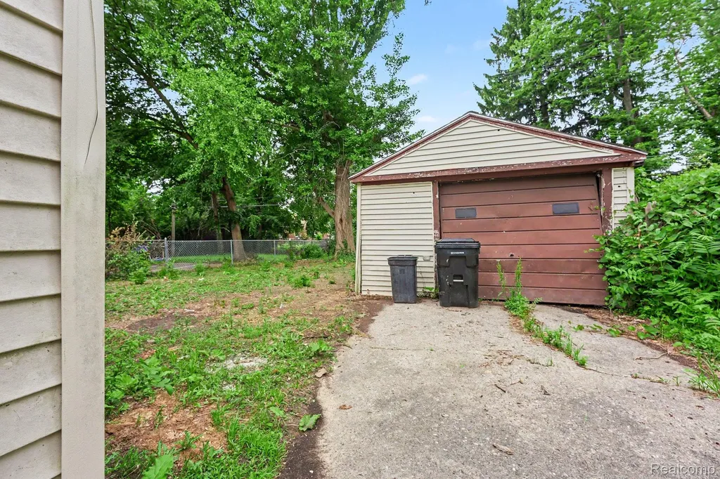15363 Plainview Avenue Detroit City MI 48223