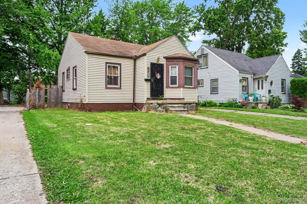 15363 Plainview Avenue Detroit City MI 48223