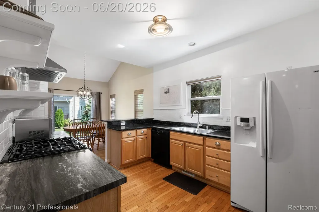 3305 Grove Lane Auburn Hills City MI 48326