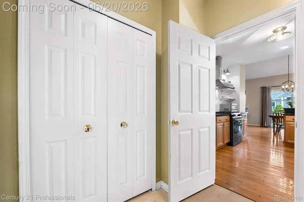 3305 Grove Lane Auburn Hills City MI 48326