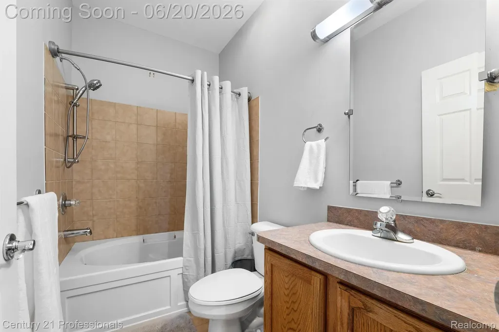 3305 Grove Lane Auburn Hills City MI 48326